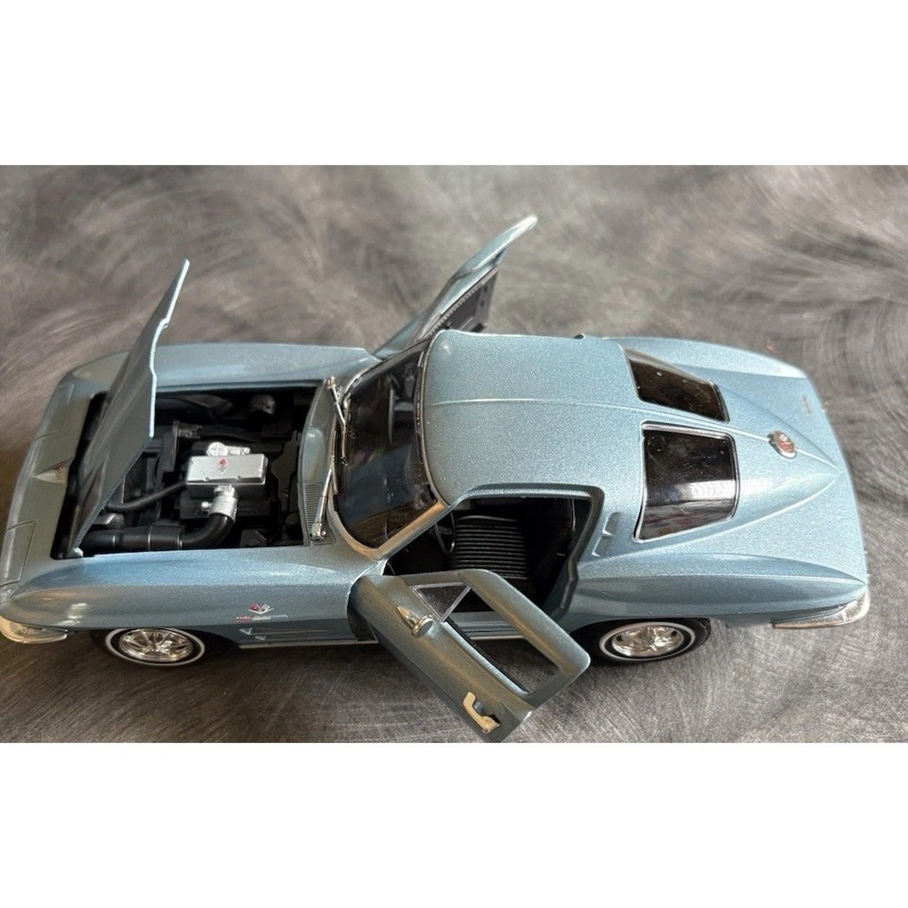 Welly 1963 Chevrolet Corvette Light Blue Metallic 1:27 Diecast Car 24073 EUC